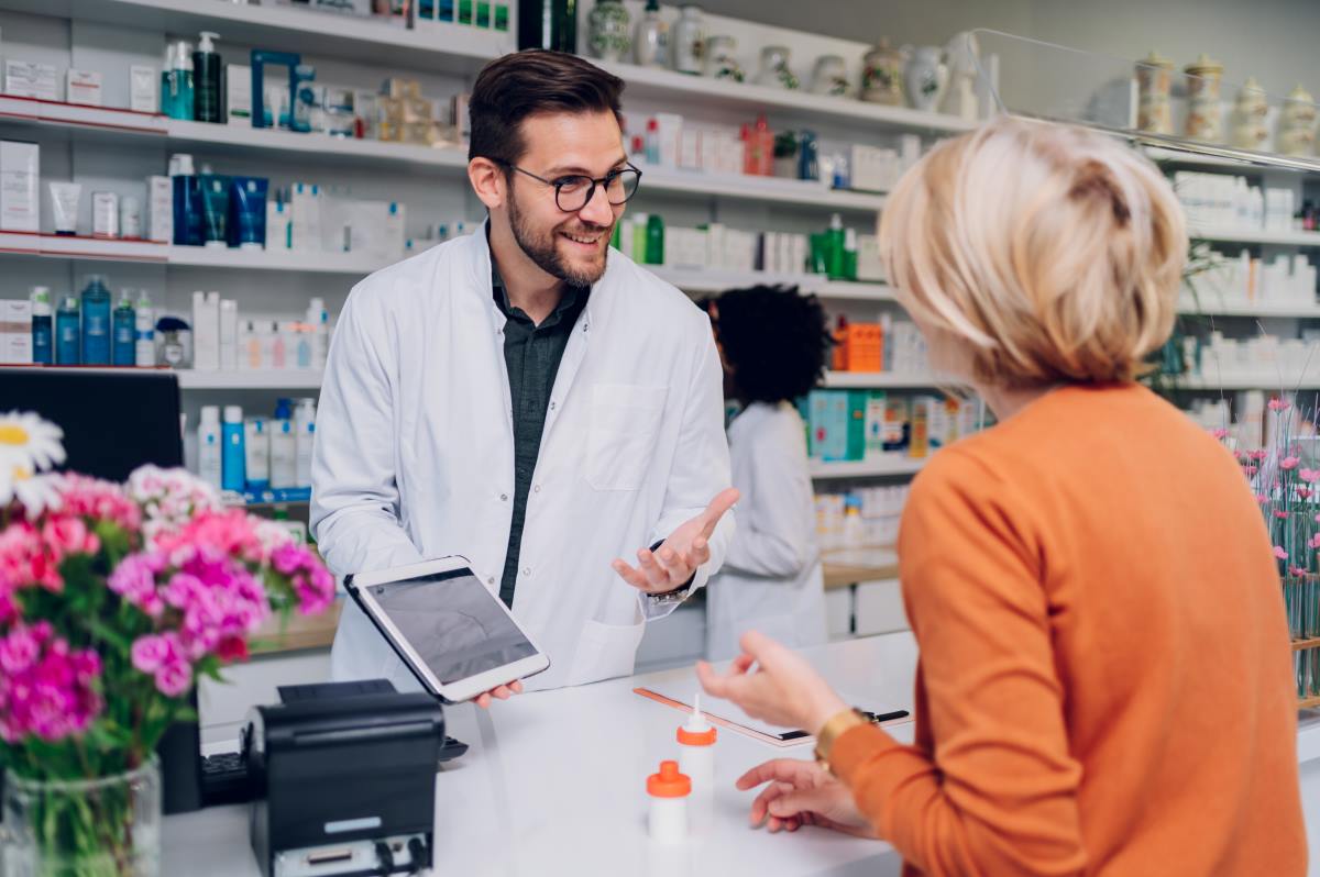 Quels sont les médicaments qualifiés et exclus de cette garantie pharmaceutique ?